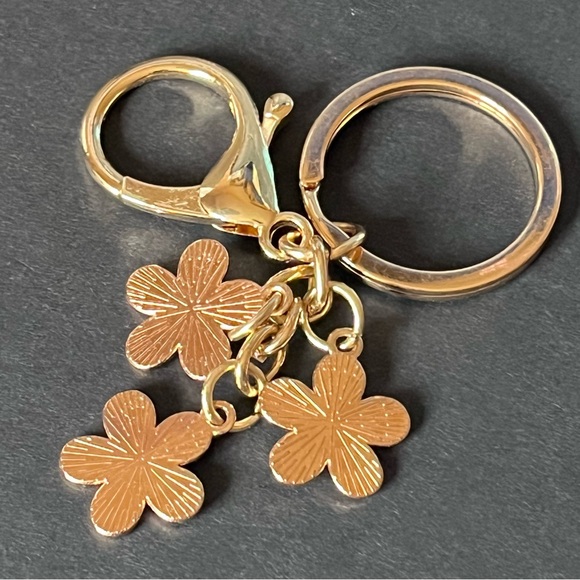 Pink Flower Bag Charm Keychain - Picture 5 of 5